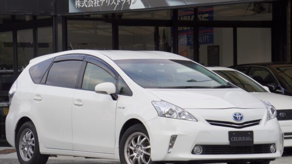 【中古車販売】トヨタ・プリウスα 1.8S　メイン画像
